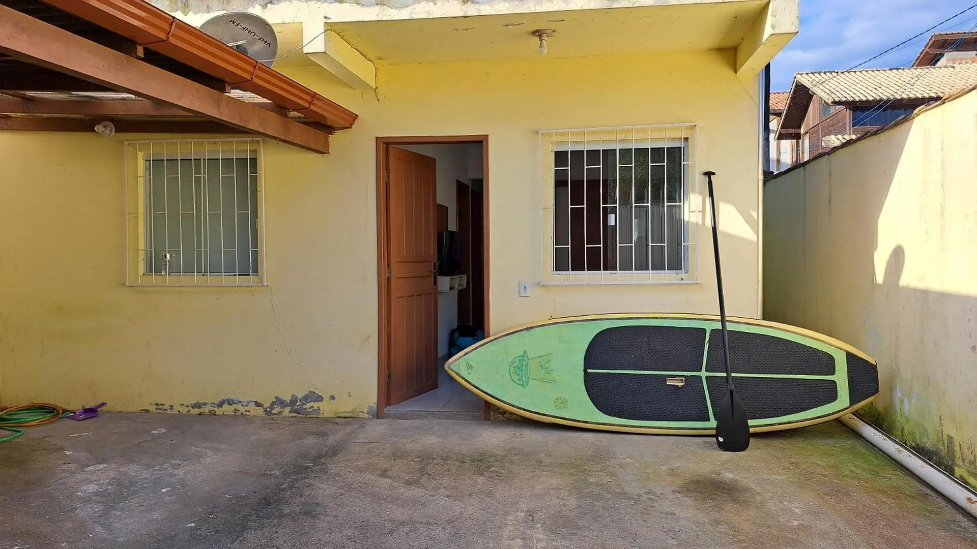 Casa Com Trilha Para Praia 2 Quartos Com Garagem Privativa Florianopolis